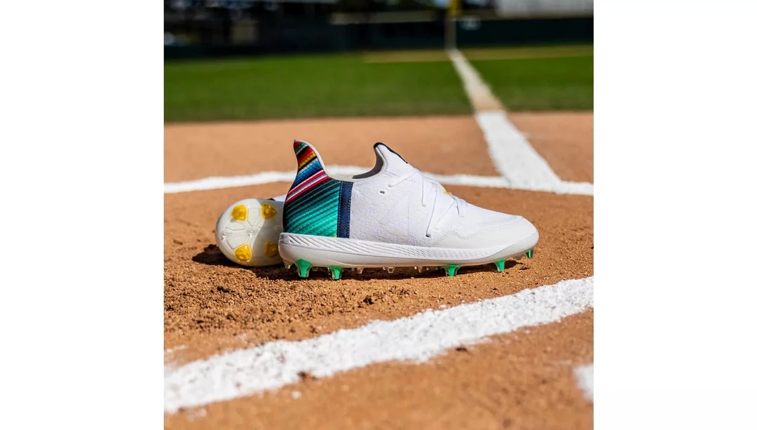 New Balance Men's Lindor Cypher 12 Molded Baseball Cleats - White 8 New Balance Men's Lindor Cypher 12 Molded Baseball Cleats - White