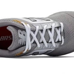 New Balance 3000v4 Fresh Foam Turf Baseball Shoe - Gray White 9 New Balance 3000v4 Fresh Foam Turf Baseball Shoe - Gray White